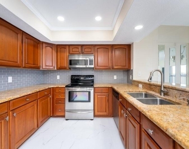 1601 Park Beach Circle - Photo Thumbnail 20
