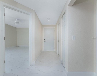 1601 Park Beach Circle - Photo Thumbnail 6