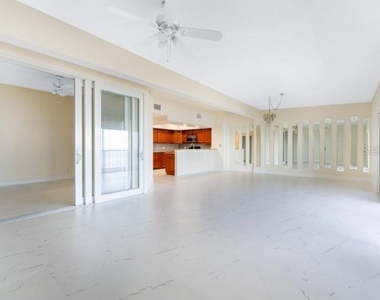 1601 Park Beach Circle - Photo Thumbnail 12