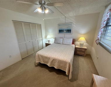 346 Springdale Drive W - Photo Thumbnail 23