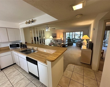 346 Springdale Drive W - Photo Thumbnail 5