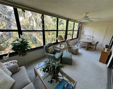 346 Springdale Drive W - Photo Thumbnail 14