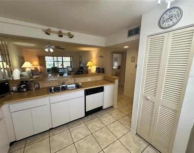 346 Springdale Drive W - Photo Thumbnail 9