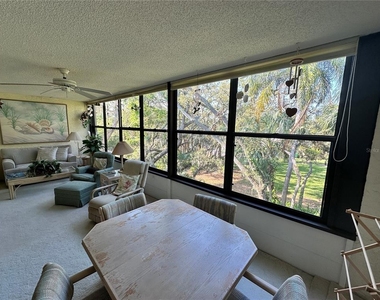 346 Springdale Drive W - Photo Thumbnail 15