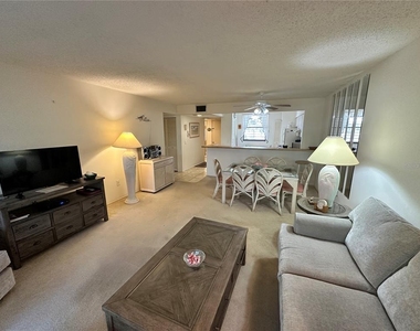 346 Springdale Drive W - Photo Thumbnail 13