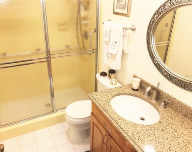 577 Lakeside Drive - Photo Thumbnail 14