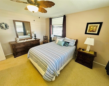 577 Lakeside Drive - Photo Thumbnail 17