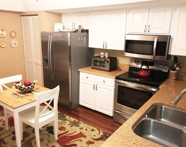 577 Lakeside Drive - Photo Thumbnail 5