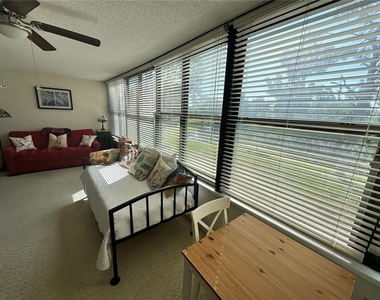577 Lakeside Drive - Photo Thumbnail 11