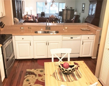 577 Lakeside Drive - Photo Thumbnail 6