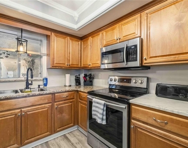 3983 Lake Bayshore Drive - Photo Thumbnail 18
