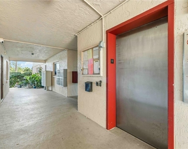 3983 Lake Bayshore Drive - Photo Thumbnail 3