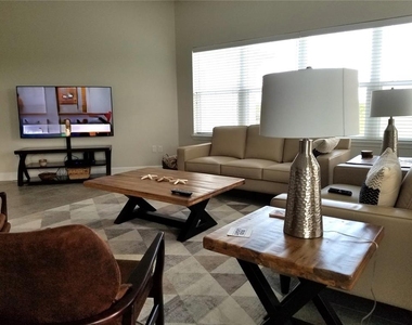 7710 34th Avenue W - Photo Thumbnail 2
