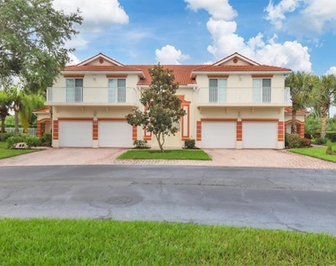 7269 Fountain Palm Circle - Photo Thumbnail 27