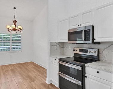 7269 Fountain Palm Circle - Photo Thumbnail 11