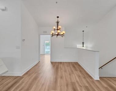 7269 Fountain Palm Circle - Photo Thumbnail 5