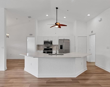 7269 Fountain Palm Circle - Photo Thumbnail 8