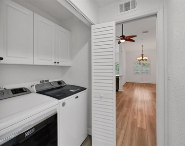 7269 Fountain Palm Circle - Photo Thumbnail 22
