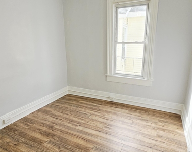 1319 Washburn Street - Photo Thumbnail 7