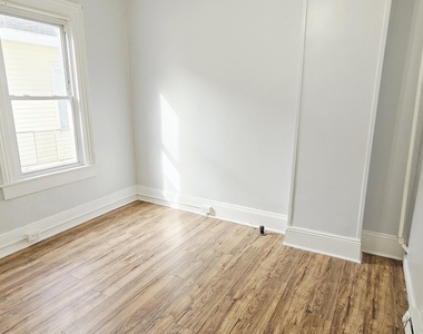 1319 Washburn Street - Photo Thumbnail 6