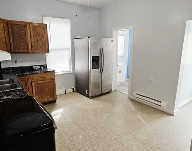 1319 Washburn Street - Photo Thumbnail 5