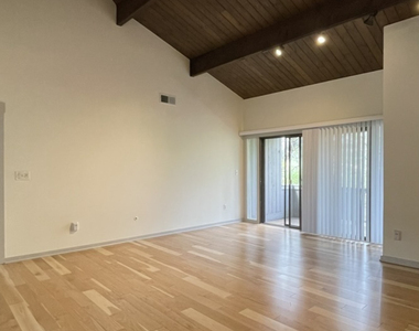 14 Algonquin Lane - Photo Thumbnail 2
