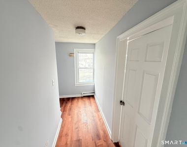 240 Wood Avenue - Photo Thumbnail 8