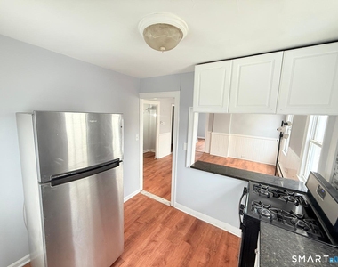 240 Wood Avenue - Photo Thumbnail 2