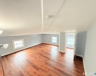 240 Wood Avenue - Photo Thumbnail 10