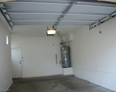 5855 Valley Drive - Photo Thumbnail 8