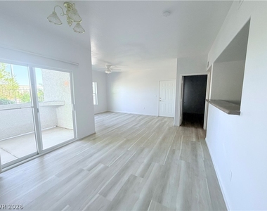 7255 W Sunset Road - Photo Thumbnail 5