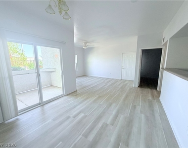 7255 W Sunset Road - Photo Thumbnail 4