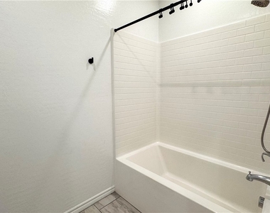 600 N Carriage Hill Dr - Photo Thumbnail 24