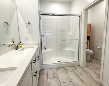 600 N Carriage Hill Dr - Photo Thumbnail 25