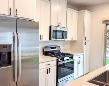 600 N Carriage Hill Dr - Photo Thumbnail 6