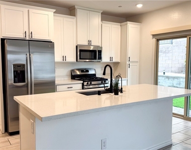 600 N Carriage Hill Dr - Photo Thumbnail 7