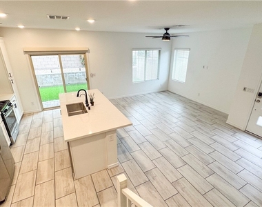 600 N Carriage Hill Dr - Photo Thumbnail 16