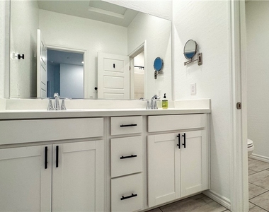 600 N Carriage Hill Dr - Photo Thumbnail 31