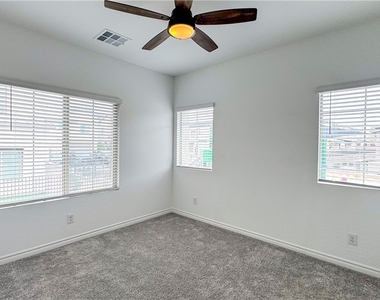 600 N Carriage Hill Dr - Photo Thumbnail 23