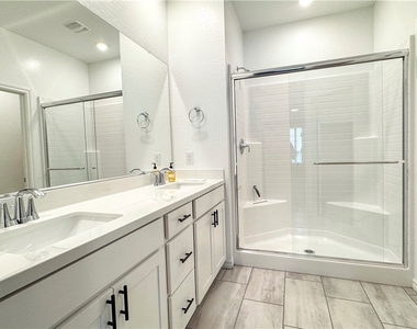 600 N Carriage Hill Dr - Photo Thumbnail 27