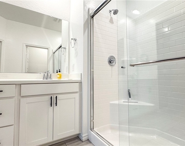 600 N Carriage Hill Dr - Photo Thumbnail 29