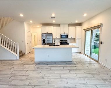 600 N Carriage Hill Dr - Photo Thumbnail 10