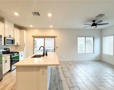 600 N Carriage Hill Dr - Photo Thumbnail 12