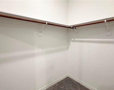 600 N Carriage Hill Dr - Photo Thumbnail 37