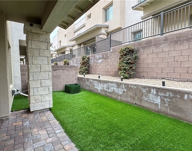 600 N Carriage Hill Dr - Photo Thumbnail 44