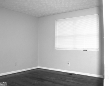 5811 Calico Court - Photo Thumbnail 10