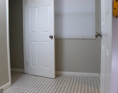 5811 Calico Court - Photo Thumbnail 12
