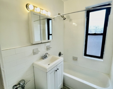 162 EAST 55TH STREET - Photo Thumbnail 3