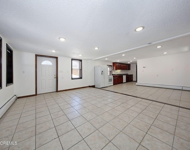 60 Matthews Street - Photo Thumbnail 7