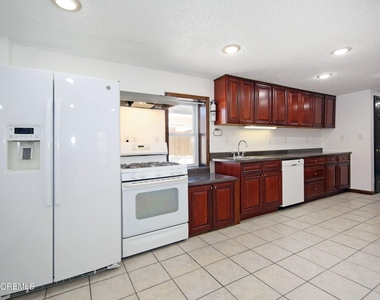 60 Matthews Street - Photo Thumbnail 8